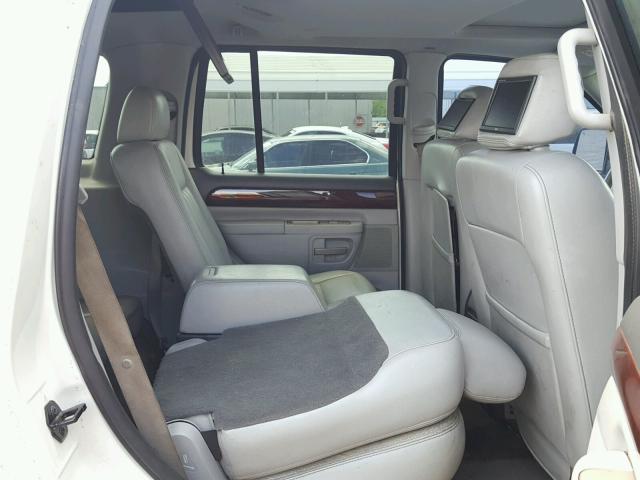 5LMEU68H74ZJ17625 - 2004 LINCOLN AVIATOR 白色 照片 6