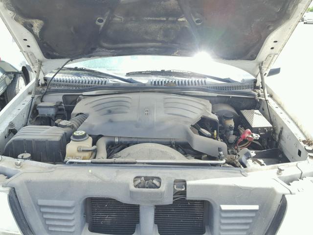 5LMEU68H74ZJ17625 - 2004 LINCOLN AVIATOR 白色 照片 7