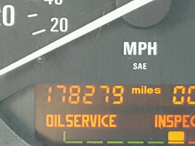 WBABJ532XSJC81897 - 1995 BMW 325 IC GREEN photo 8