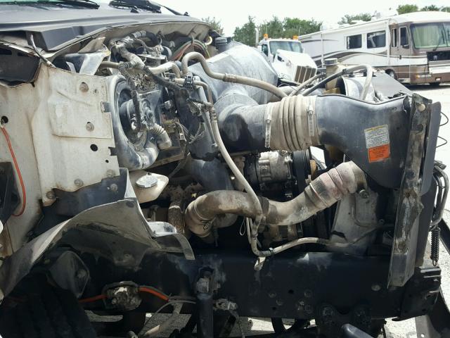 3FRXX75404V605862 - 2004 FORD F750 SUPER WHITE photo 7