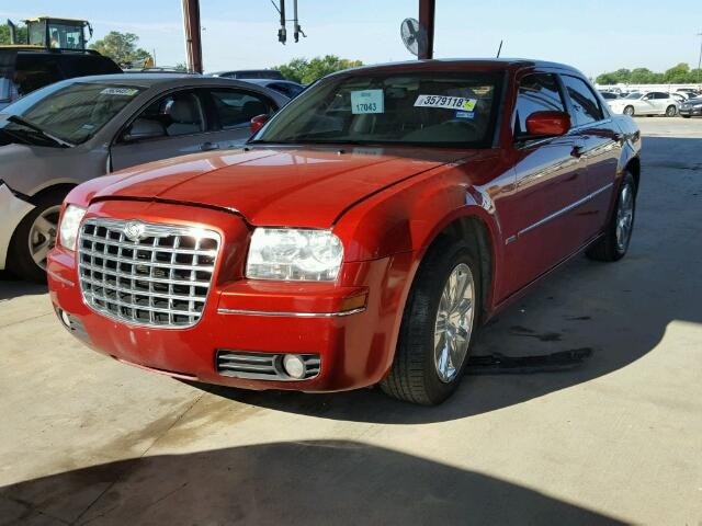 2C3LA53G98H241065 - 2008 CHRYSLER 300 TOURIN RED photo 2