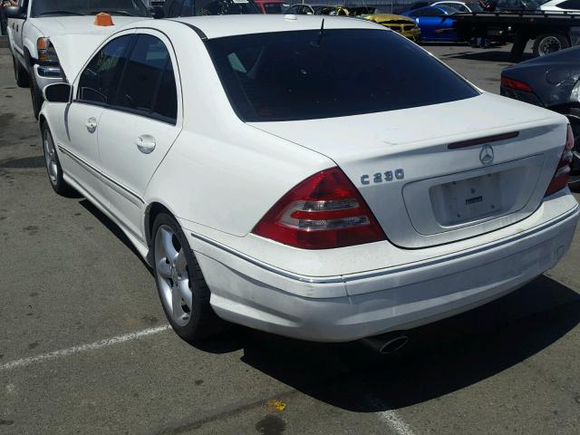 WDBRF52H86F747324 - 2006 MERCEDES-BENZ C GENERATI WHITE photo 3