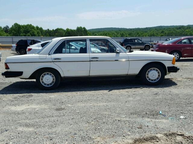 12312310019585 - 1977 MERCEDES-BENZ 240 D WHITE photo 9