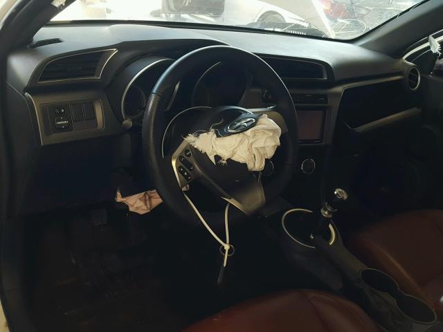 JTKJF5C70GJ020920 - 2016 TOYOTA SCION TC 白色 照片 9