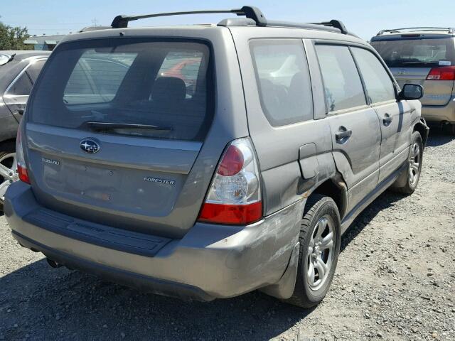 JF1SG63626H754878 - 2006 SUBARU FORESTER 2 GRAY photo 4