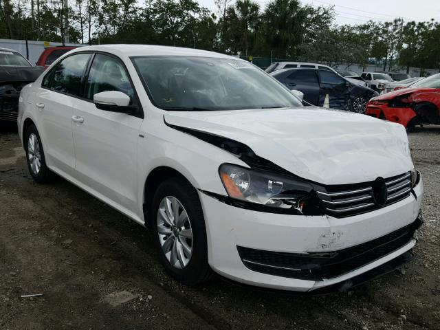 1VWAT7A33FC004125 - 2015 VOLKSWAGEN PASSAT S WHITE photo 1