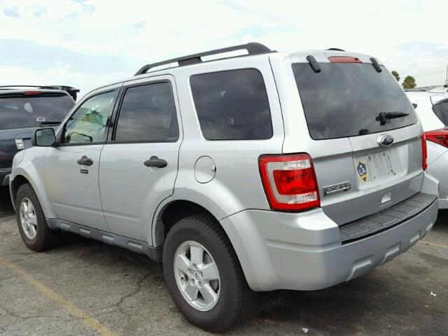 1FMCU0D71AKA92990 - 2010 FORD ESCAPE SILVER photo 3