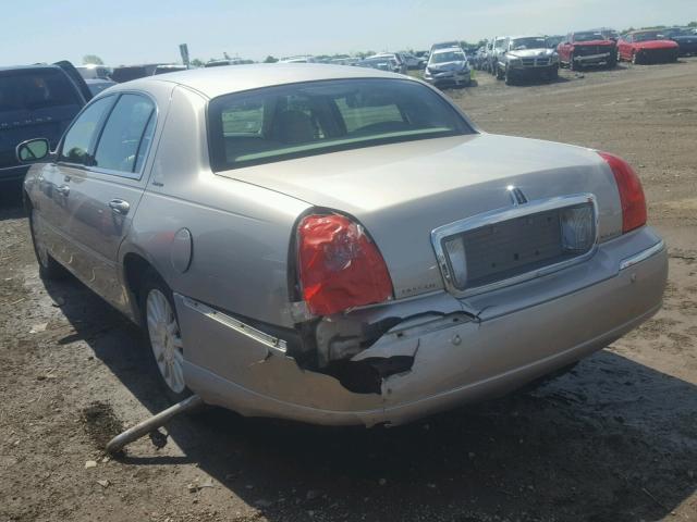 1LNHM82W13Y628268 - 2003 LINCOLN TOWN CAR S BEIGE photo 3