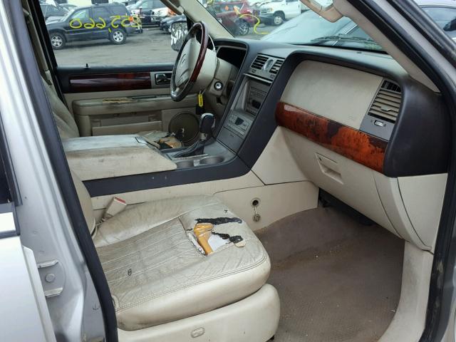 5LMFU27RX3LJ12184 - 2003 LINCOLN NAVIGATOR SILVER photo 5