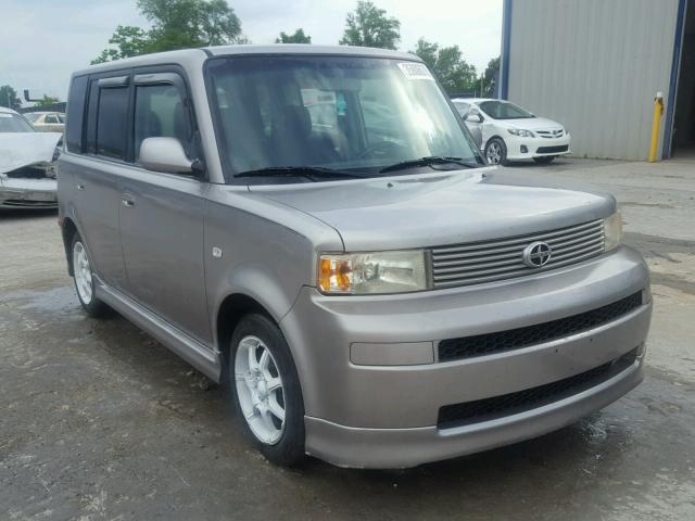 JTLKT324054010355 - 2005 TOYOTA SCION XB SILVER photo 1