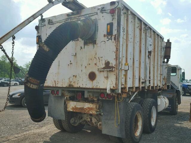 1CYCCG289GT034980 - 1986 CRANE CARRIER DUMP TRUCK WHITE photo 4