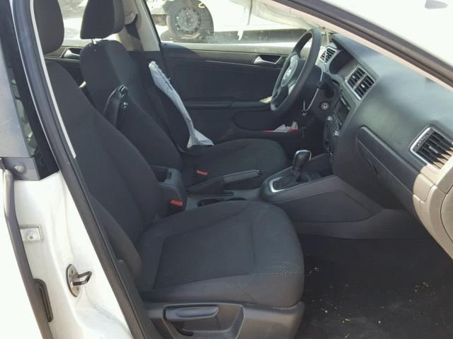 3VW2K7AJ8EM408413 - 2014 VOLKSWAGEN JETTA BASE 白色 照片 5