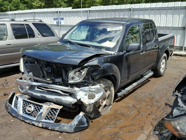 1N6AD07U75C459420 - 2005 NISSAN FRONTIER C BLACK photo 2