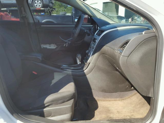 1G1ZC5EB0AF311456 - 2010 CHEVROLET MALIBU 1LT WHITE photo 5