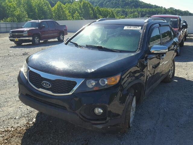 5XYKT3A18BG108632 - 2011 KIA SORENTO BA BLACK photo 2