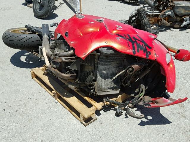 JS1GW71A172107435 - 2007 SUZUKI GSX1300 RED photo 4