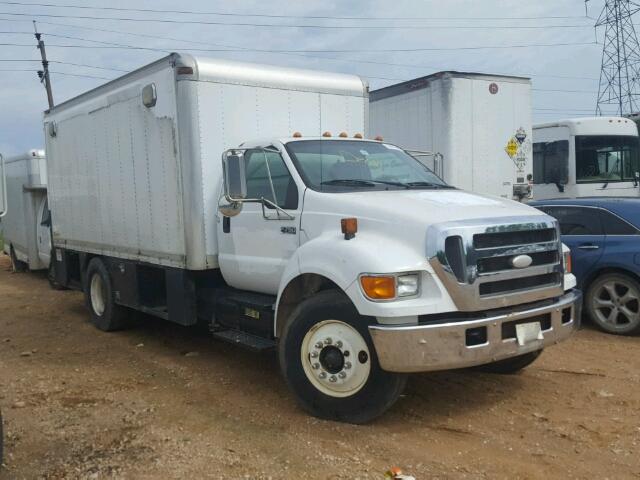 3FRWF75R77V431058 - 2007 FORD F750 SUPER WHITE photo 1