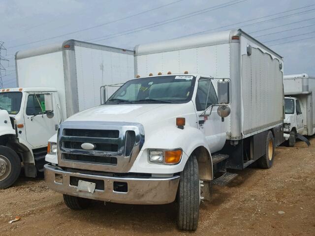 3FRWF75R77V431058 - 2007 FORD F750 SUPER WHITE photo 2