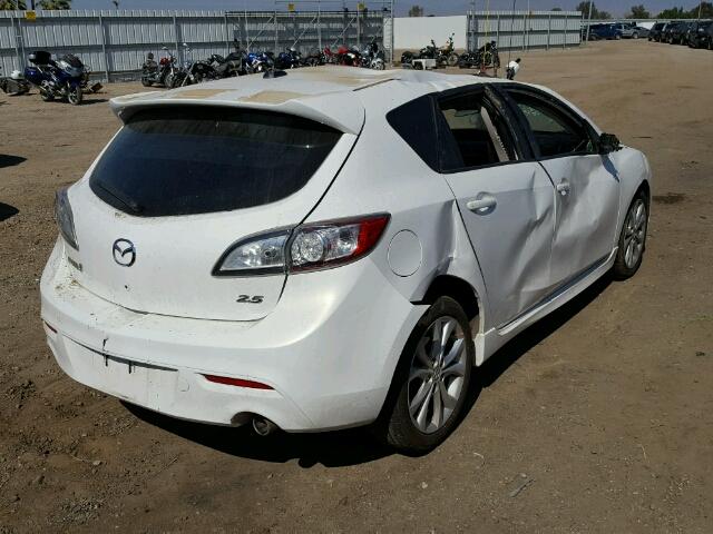 JM1BL1M64B1425383 - 2011 MAZDA 3 WHITE photo 4