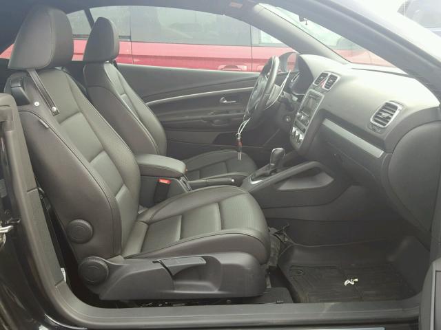 WVWBW8AHXEV000138 - 2014 VOLKSWAGEN EOS KOMFOR შავი ფოტო 5