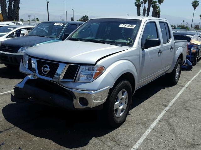 1N6AD07U58C406073 - 2008 NISSAN FRONTIER C SILVER photo 2