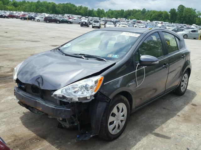 JTDKDTB31E1560939 - 2014 TOYOTA PRIUS C GRAY photo 2