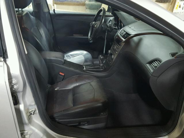 1G1ZE5E77AF208086 - 2010 CHEVROLET MALIBU LTZ 银色 照片 5
