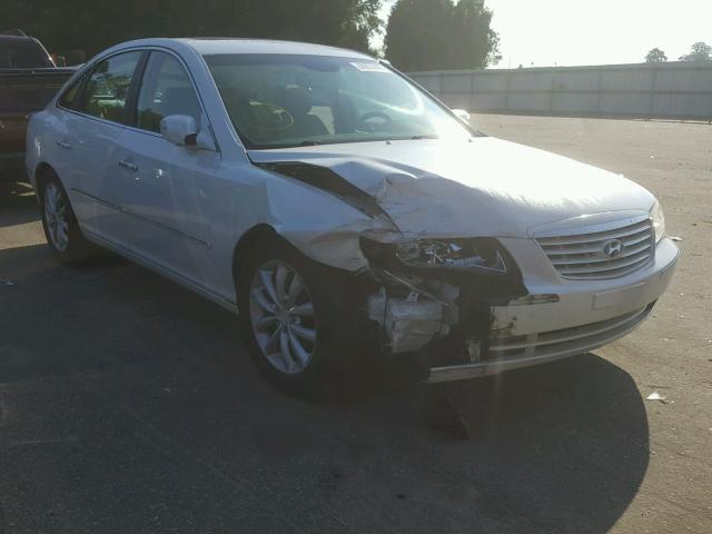 KMHFC46F57A229486 - 2007 HYUNDAI AZERA SE WHITE photo 1