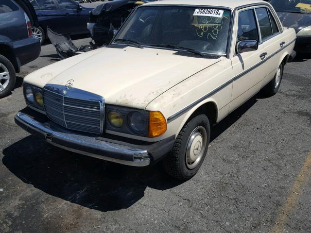 WDBAB23A2DB413111 - 1983 MERCEDES-BENZ 240 D CREAM photo 2