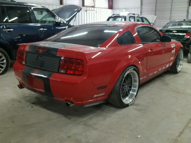 1ZVHT82H765249321 - 2006 FORD MUSTANG GT RED photo 4