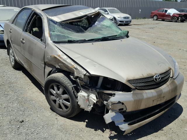 JTDBF30K320077488 - 2002 TOYOTA CAMRY LE 金色 照片 1