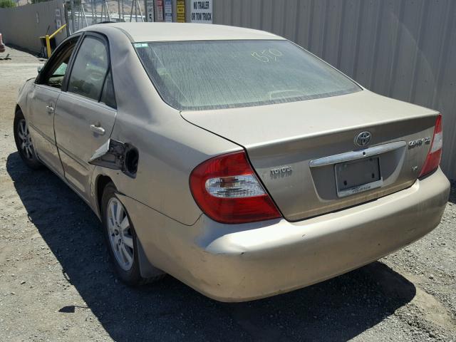 JTDBF30K320077488 - 2002 TOYOTA CAMRY LE 金色 照片 3