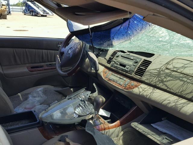 JTDBF30K320077488 - 2002 TOYOTA CAMRY LE 金色 照片 5