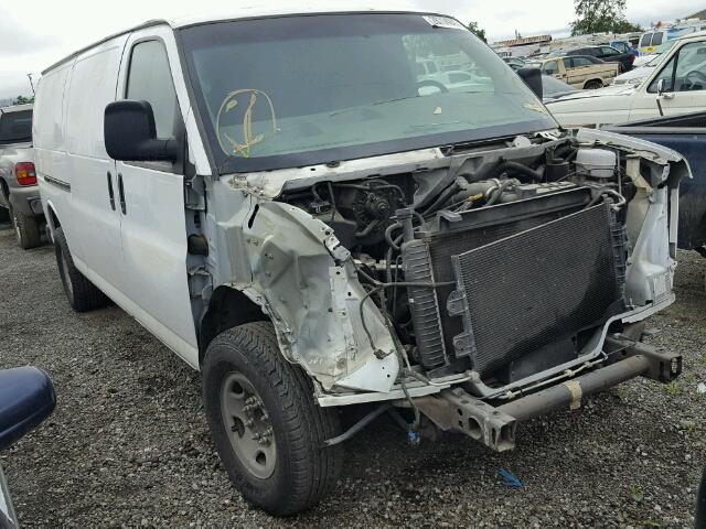 1GTHG39U971124049 - 2007 GMC SAVANA G35 WHITE photo 1