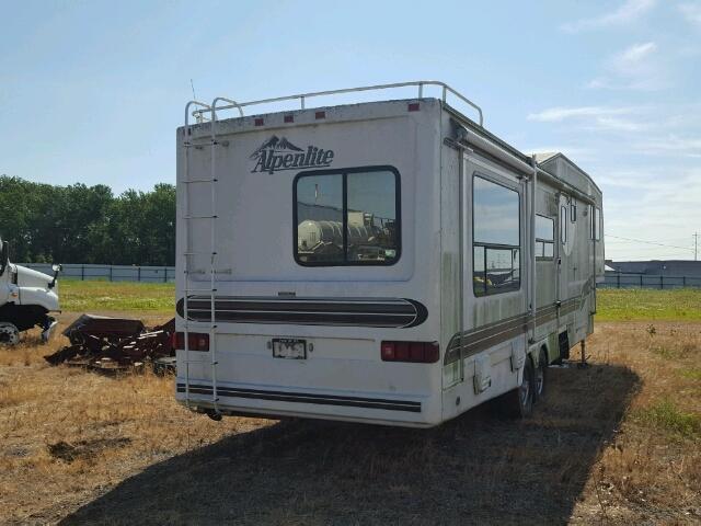 1W53ATR24WY029354 - 1998 ALPI 5TH WHEEL WHITE photo 4