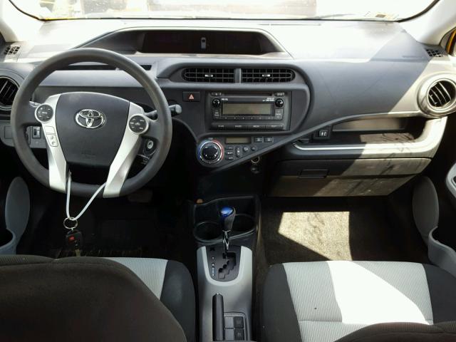 JTDKDTB3XE1077563 - 2014 TOYOTA PRIUS C YELLOW photo 9