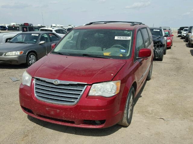2A8HR54189R525795 - 2009 CHRYSLER TOWN & COU RED photo 2