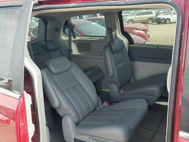 2A8HR54189R525795 - 2009 CHRYSLER TOWN & COU RED photo 6