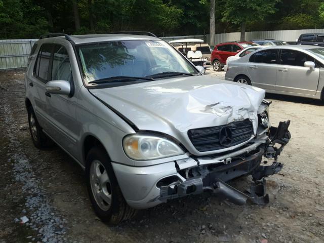 4JGAB54E52A344126 - 2002 MERCEDES-BENZ ML 320 SILVER photo 1