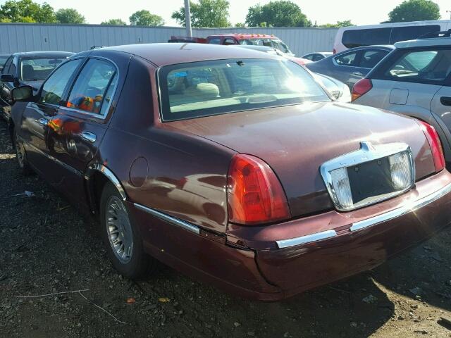 1LNHM83WX1Y655464 - 2001 LINCOLN TOWN CAR C RED photo 3