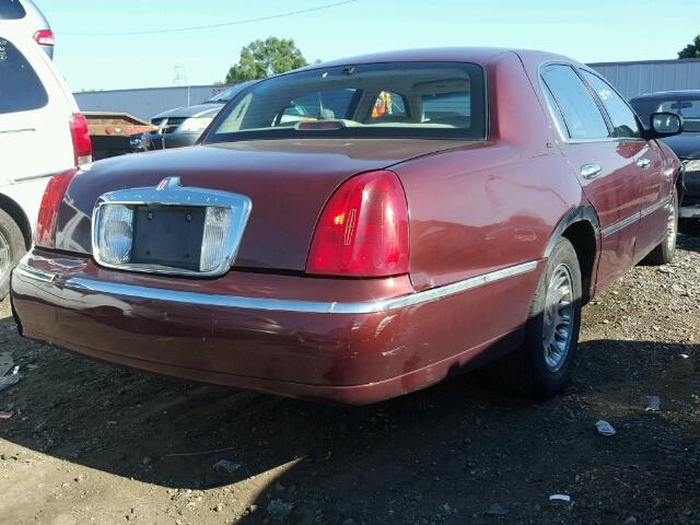 1LNHM83WX1Y655464 - 2001 LINCOLN TOWN CAR C RED photo 4