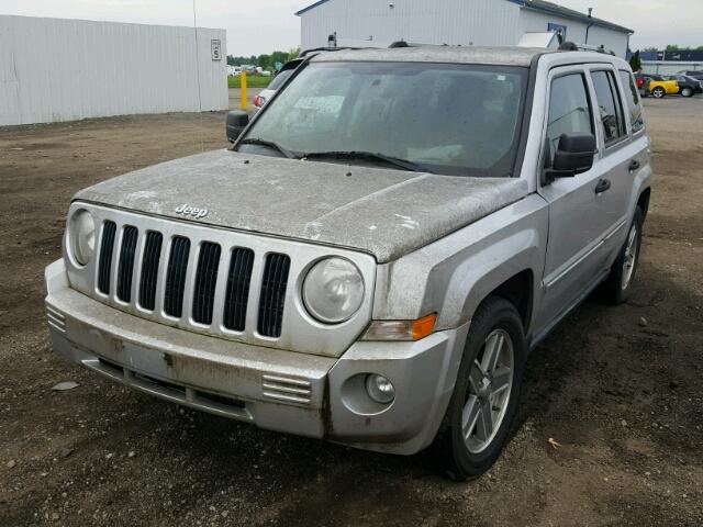 1J8FT48W88D707698 - 2008 JEEP PATRIOT LI SILVER photo 2