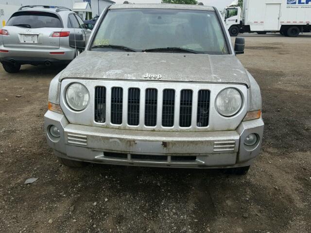 1J8FT48W88D707698 - 2008 JEEP PATRIOT LI SILVER photo 9