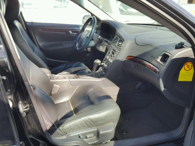 YV1SW61N312052999 - 2001 VOLVO V70 Noir photo 5