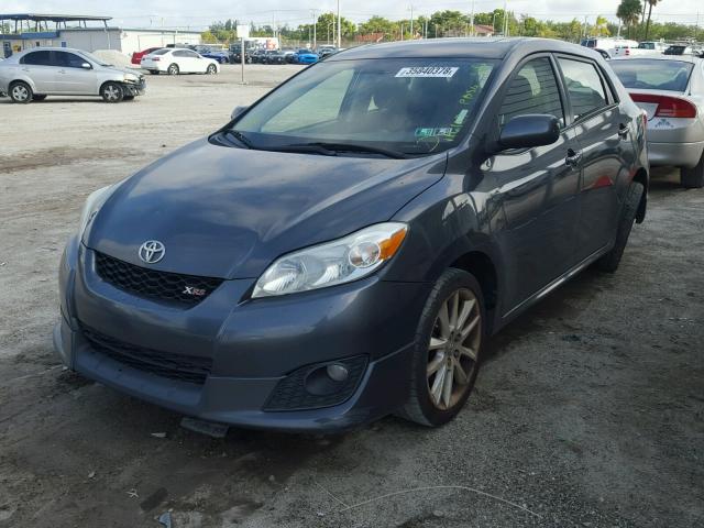 2T1GE40E59C005507 - 2009 TOYOTA COROLLA MA GRAY photo 2