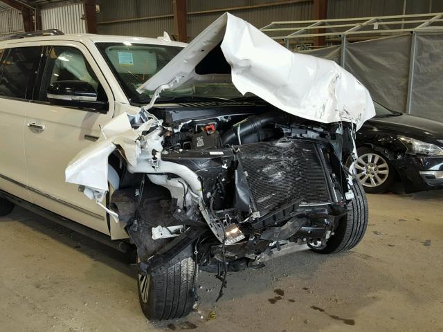 5LMJJ2LT3JEL01331 - 2018 LINCOLN NAVIGATOR Biały zdjęcie 9