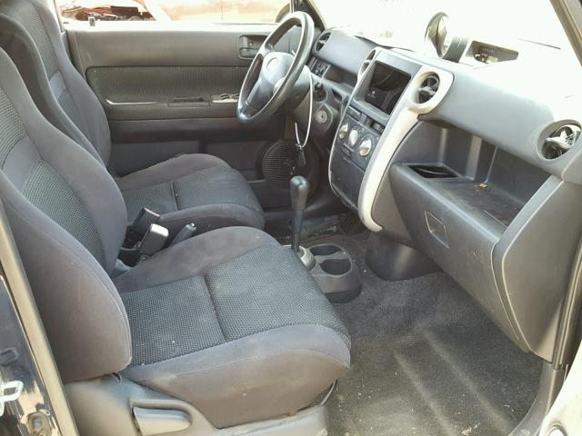 JTLKT324054010694 - 2005 TOYOTA SCION XB 黑色 照片 5