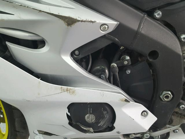 JYARJ28E4HA001640 - 2017 YAMAHA YZFR6 WHITE photo 11