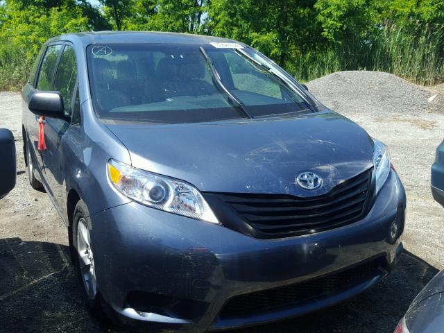 5TDZZ3DC3HS875116 - 2017 TOYOTA SIENNA BAS BLUE photo 1