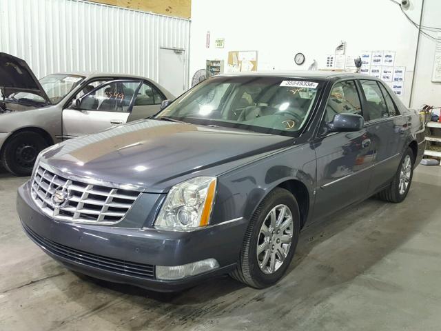 1G6KD57Y49U132239 - 2009 CADILLAC DTS GRAY photo 2